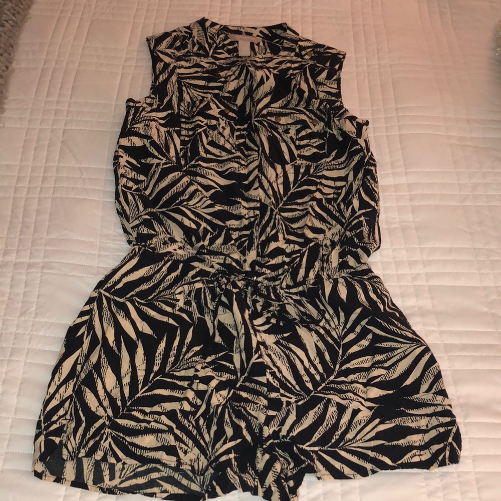 NWOT Banana Republic. Sleeveless romper.